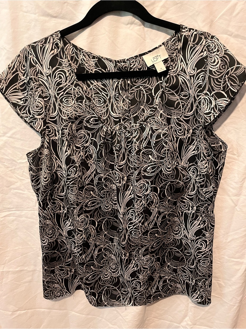 LOFT Black and White Swirl Cap-Sleeve Top